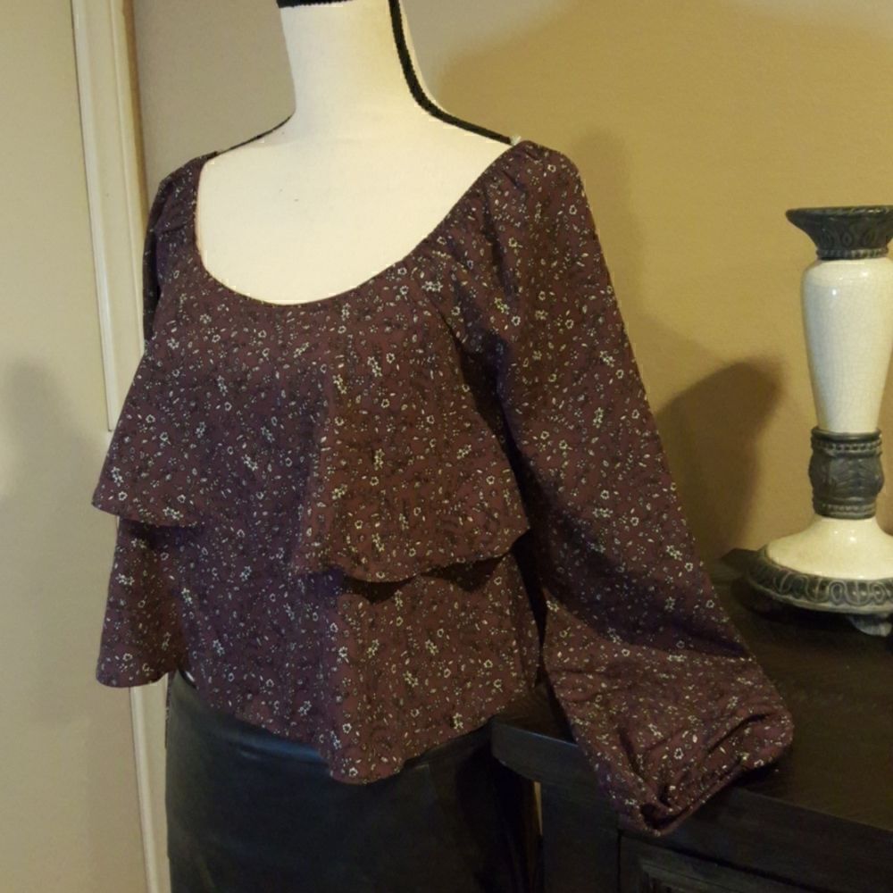 ♡♡♡Le Lis Womens Purple Ruffled Peasant Top Blouse size Small - Picture 9 of 10